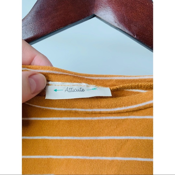 Atticute Crop Top - Picture 3 of 3